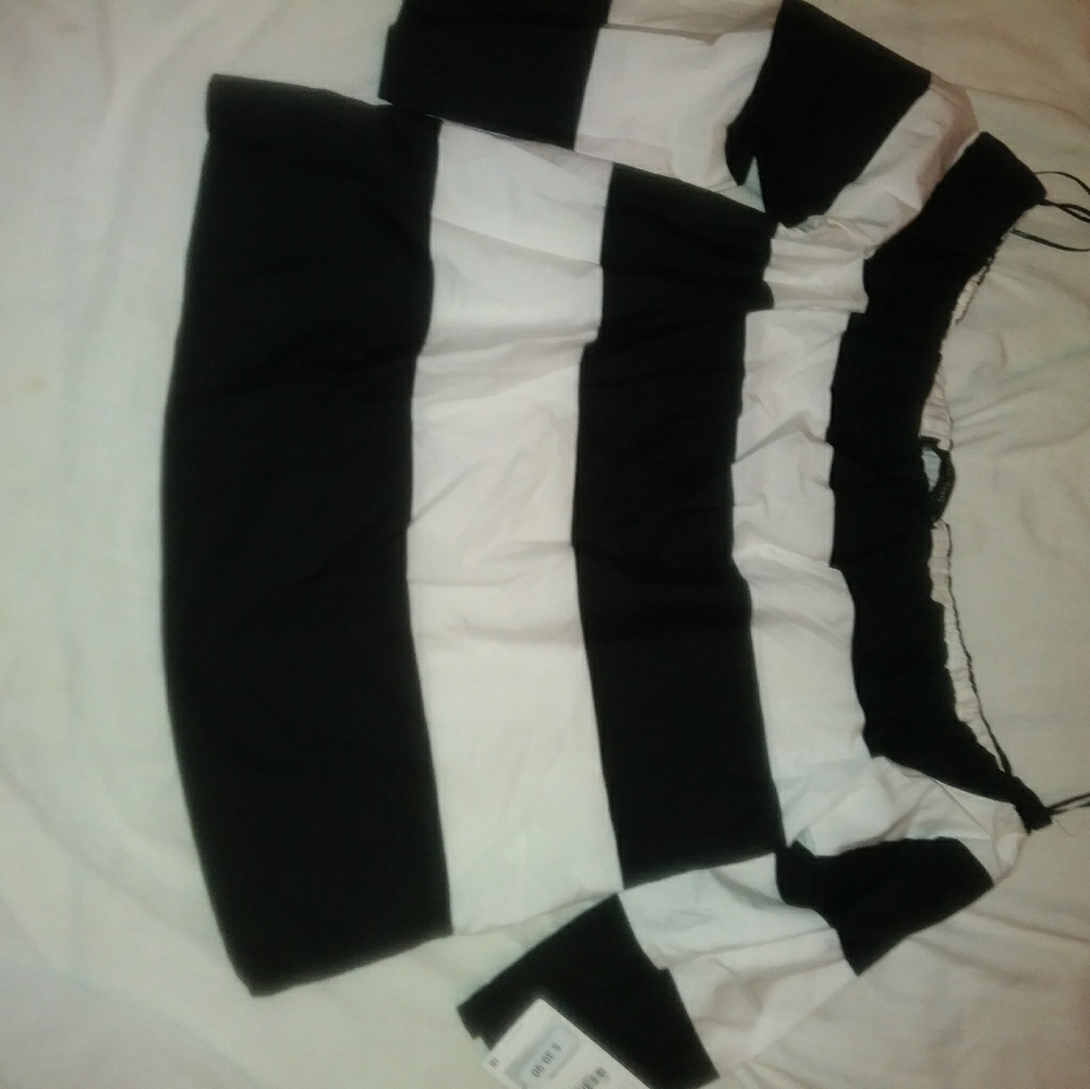 Zara basics blouse.wide neck.
